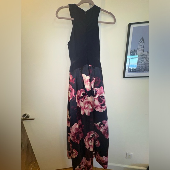 Navy blue gown with pink flower print. - Picture 5 of 6